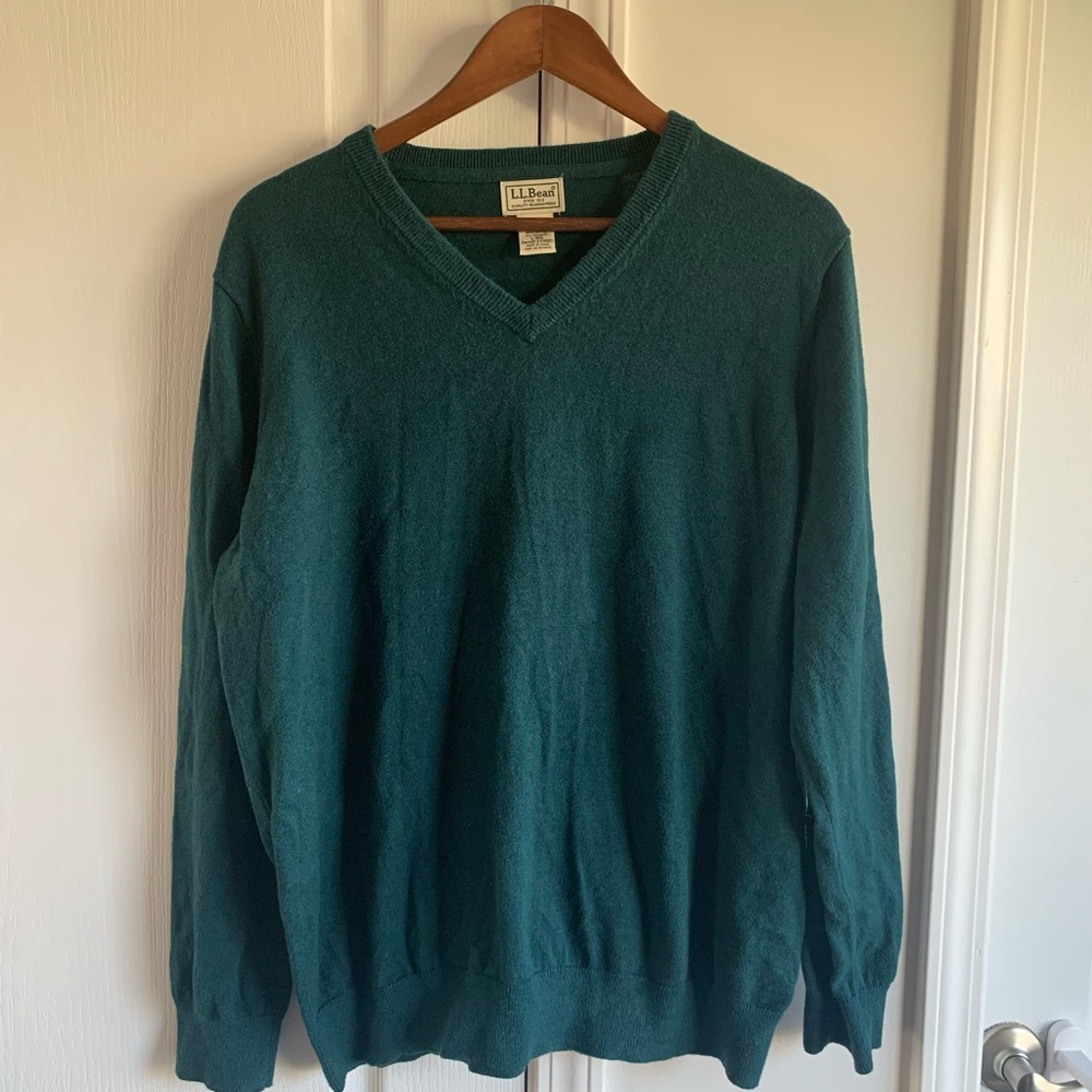 L.L. Bean womens V-Neck Sweater cashmere and cotton
